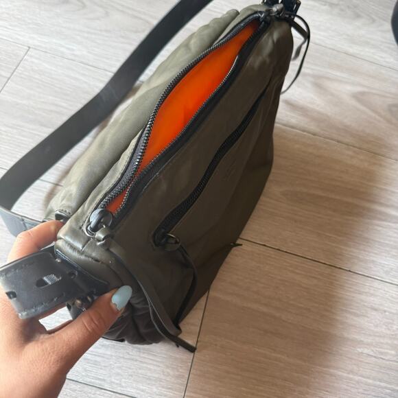 Rag & Bone Large Field Leather Messenger Bag Dark Green Puffer Leather And Nylon - Picture 12 of 16